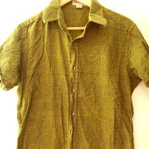 Fabindia pattern button up - size 38/Medium